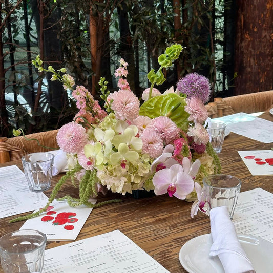 Vase-less Arrangement